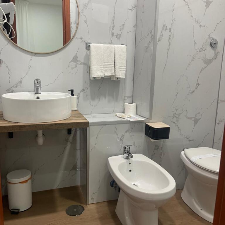 Hotel Kennedy - Double or Twin Room - 4