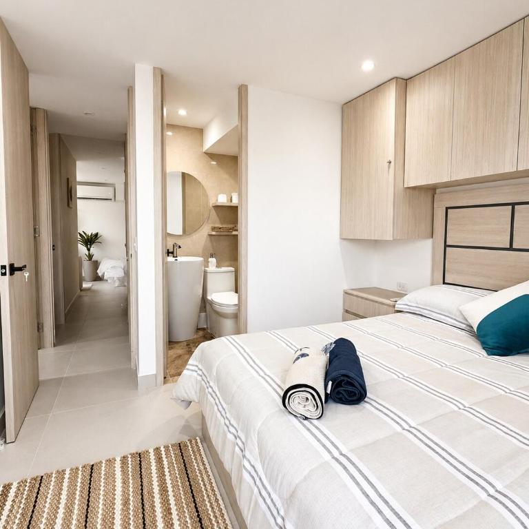 Mediterranean Coastal Suite, Sea View & Pool - Three-Bedroom Apartment with Sea View - 39