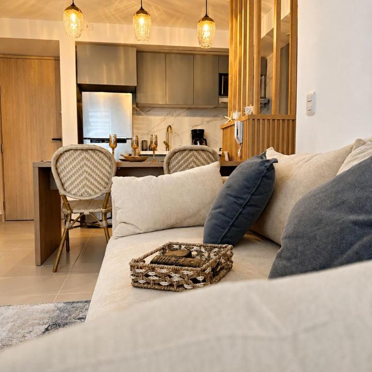 Mediterranean Coastal Suite, Sea View & Pool - Three-Bedroom Apartment with Sea View - 40