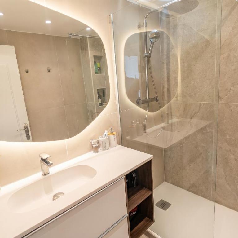 Appartement avec vue sur Grasse et home cinéma - One-Bedroom Apartment - 3