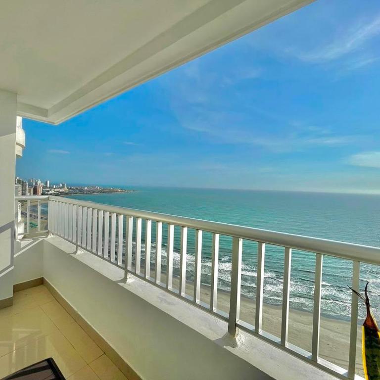 Apto en bocagrande con vista al mas piso 22 - Two-Bedroom Apartment - 1