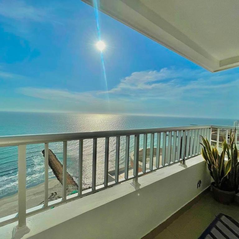 Apto en bocagrande con vista al mas piso 22 - Two-Bedroom Apartment - 7
