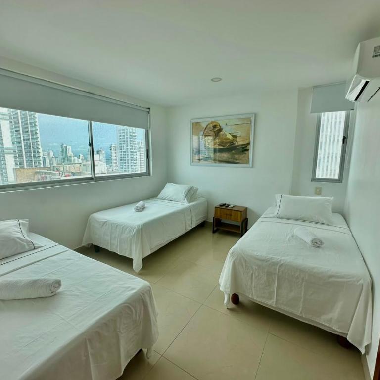 Apto en bocagrande con vista al mas piso 22 - Two-Bedroom Apartment - 18