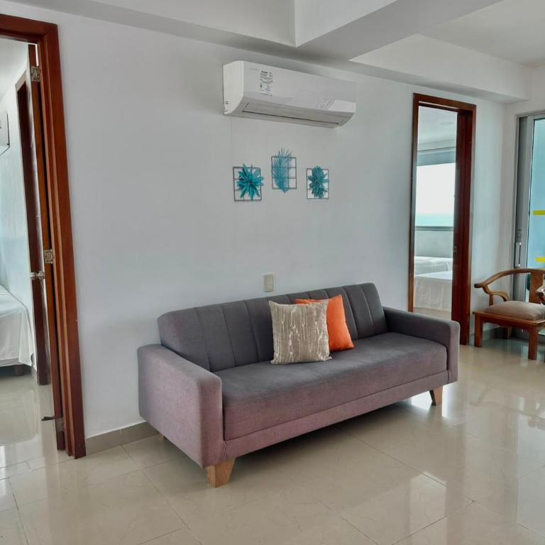 Apto en bocagrande con vista al mas piso 22 - Two-Bedroom Apartment - 20