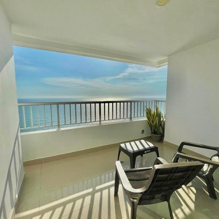 Apto en bocagrande con vista al mas piso 22 - Two-Bedroom Apartment - 23