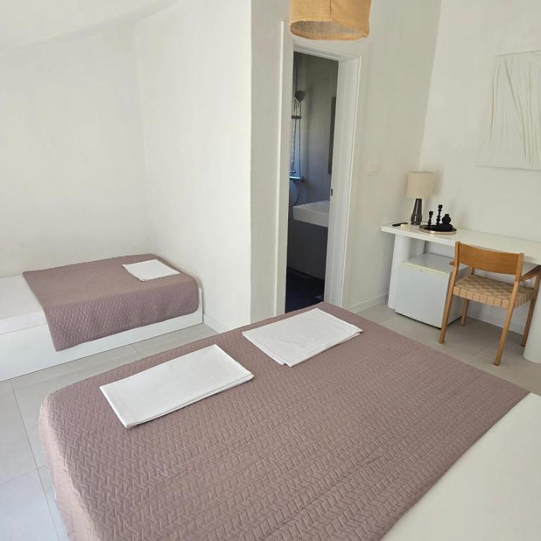 Vele House Walk to Beach - Triple Room with Sea View - 1