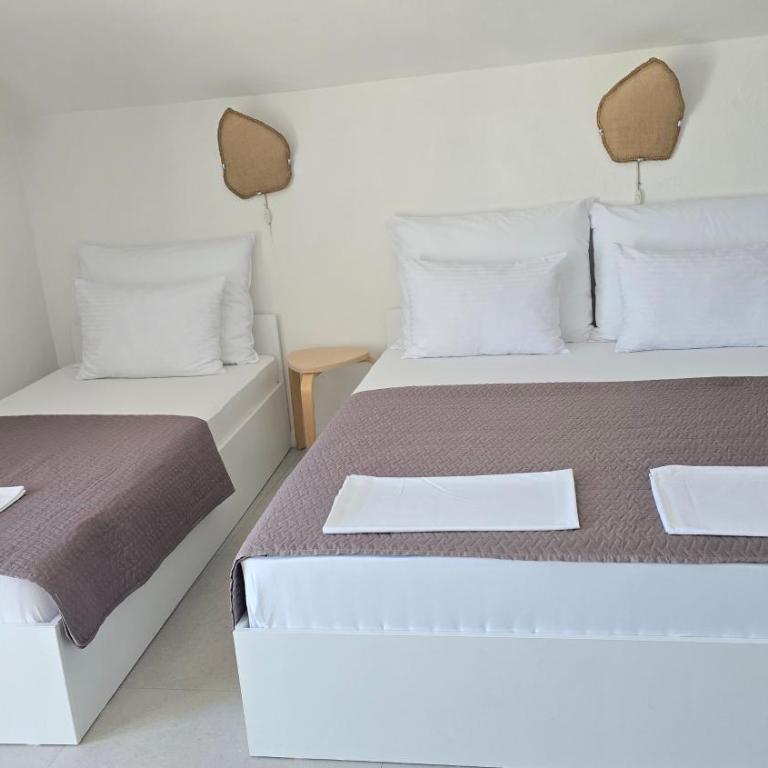Vele House Walk to Beach - Deluxe Triple Room with Sea View - 4