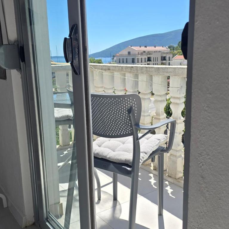 Vele House Walk to Beach - Triple Room with Sea View - 12