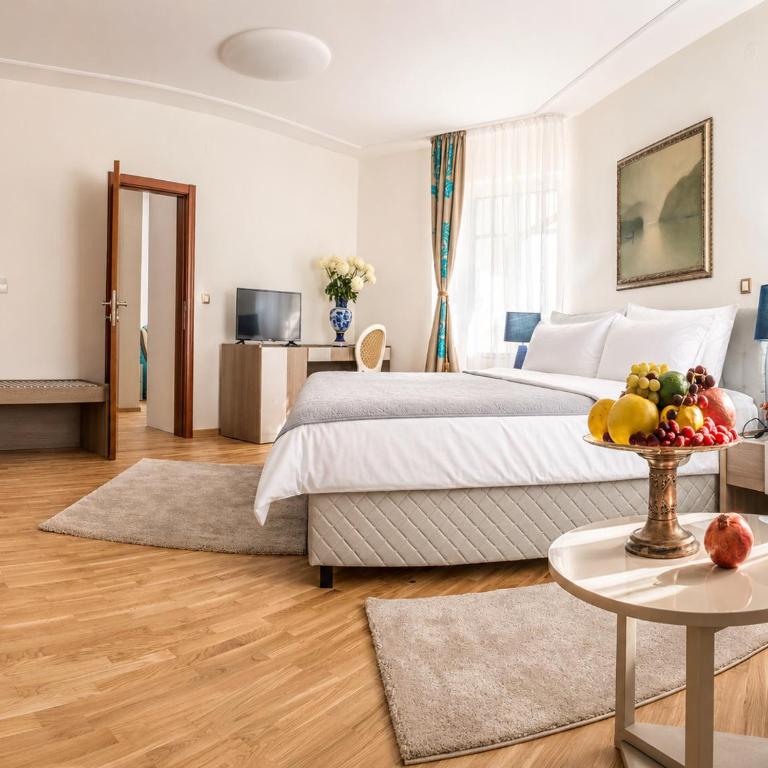 Hotel Radmilovac - Familienzimmer mit Balkon - 3