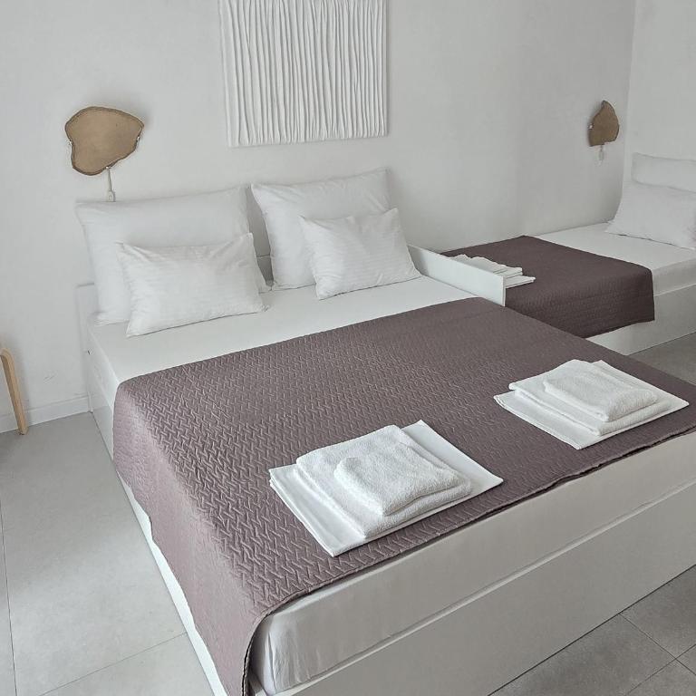 Vele House Walk to Beach - Triple Room with Garden View - 3