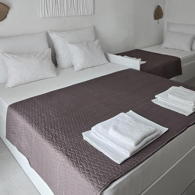 Vele House Walk to Beach - Triple Room with Garden View - 9