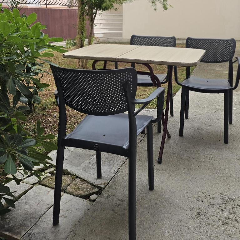 Vele House Walk to Beach - Triple Room with Garden View - 12