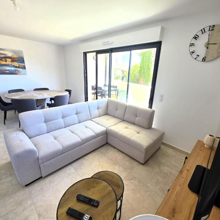 Appartement neuf T3 avec terrasse, parking et climatisation à Ajaccio - Appartamento con 2 Camere da Letto - 4