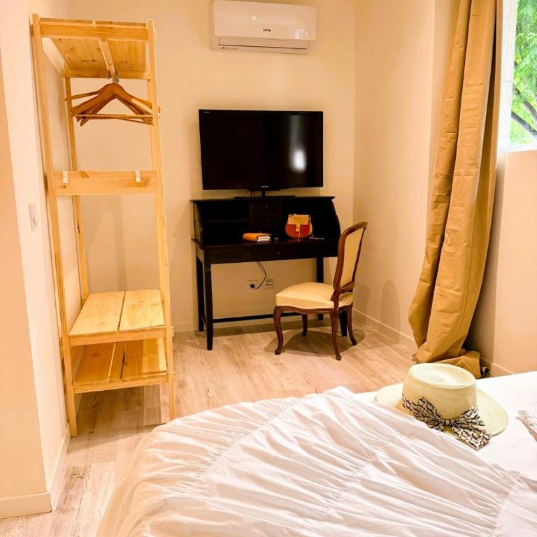 COLLECTION PORT - B&B Boutique , Alicante Center - Chambre Triple avec Salle de Bains Privative - 2