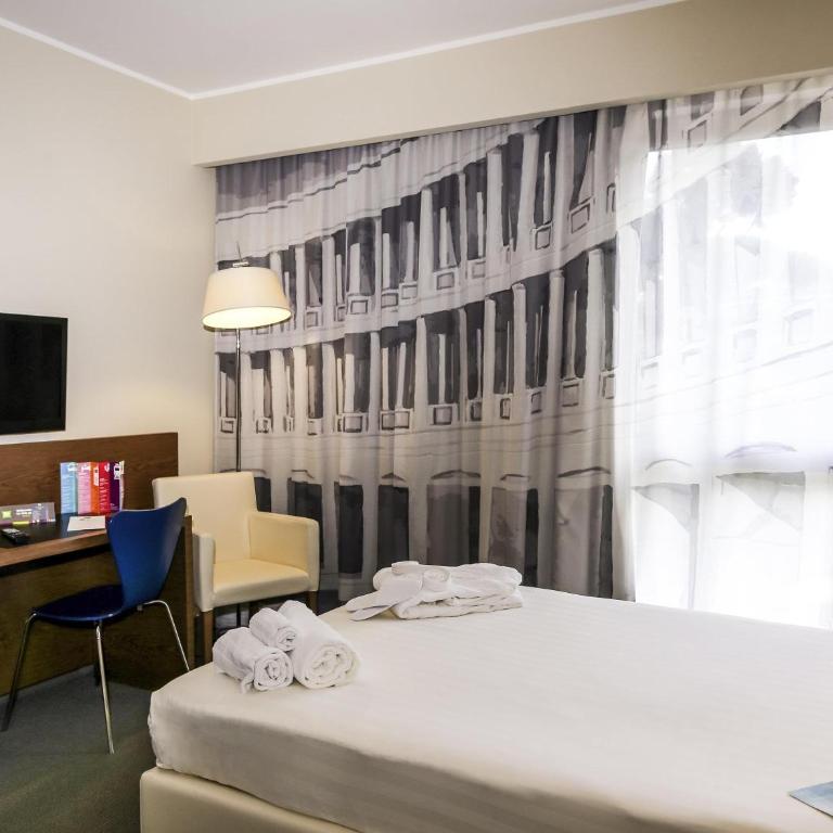 Ibis Styles Roma Eur - Camera Matrimoniale Superior con Balcone - 5