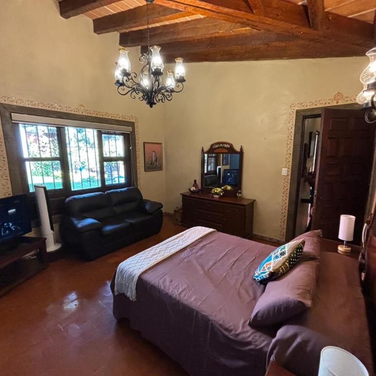 Colonial Mansion - Groups -Pool, Theater, Gym and more - Villa - 11