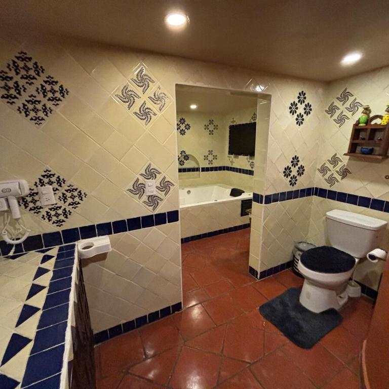 Colonial Mansion - Groups -Pool, Theater, Gym and more - Villa - 13