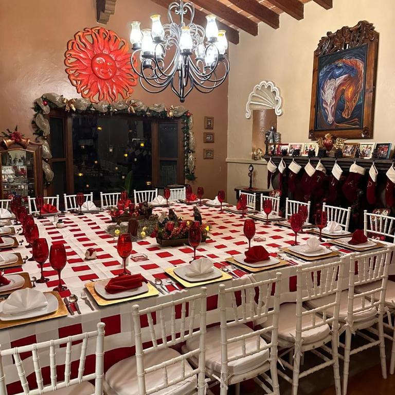 Colonial Mansion - Groups -Pool, Theater, Gym and more - Villa - 15