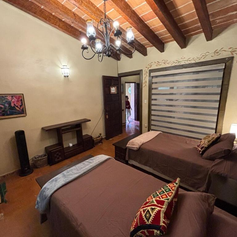 Colonial Mansion - Groups -Pool, Theater, Gym and more - Villa - 23