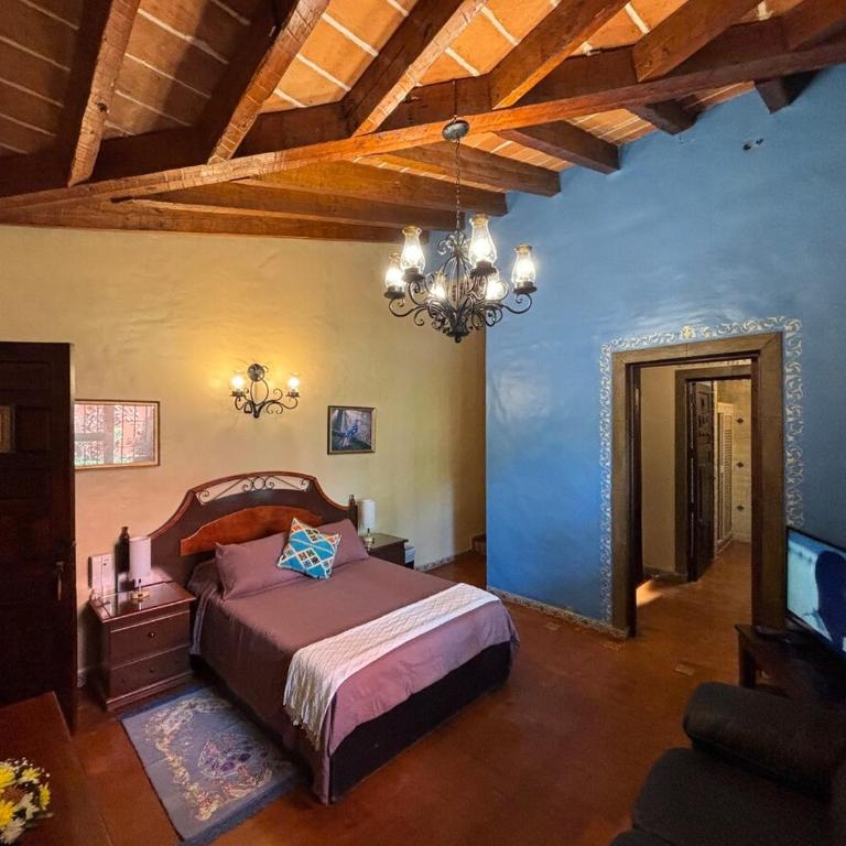 Colonial Mansion - Groups -Pool, Theater, Gym and more - Villa - 25