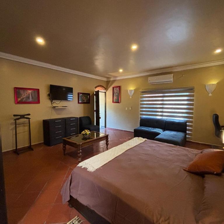 Colonial Mansion - Groups -Pool, Theater, Gym and more - Villa - 46