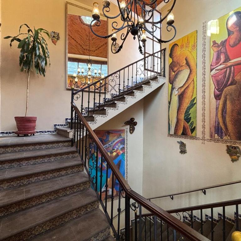 Colonial Mansion - Groups -Pool, Theater, Gym and more - Villa - 76