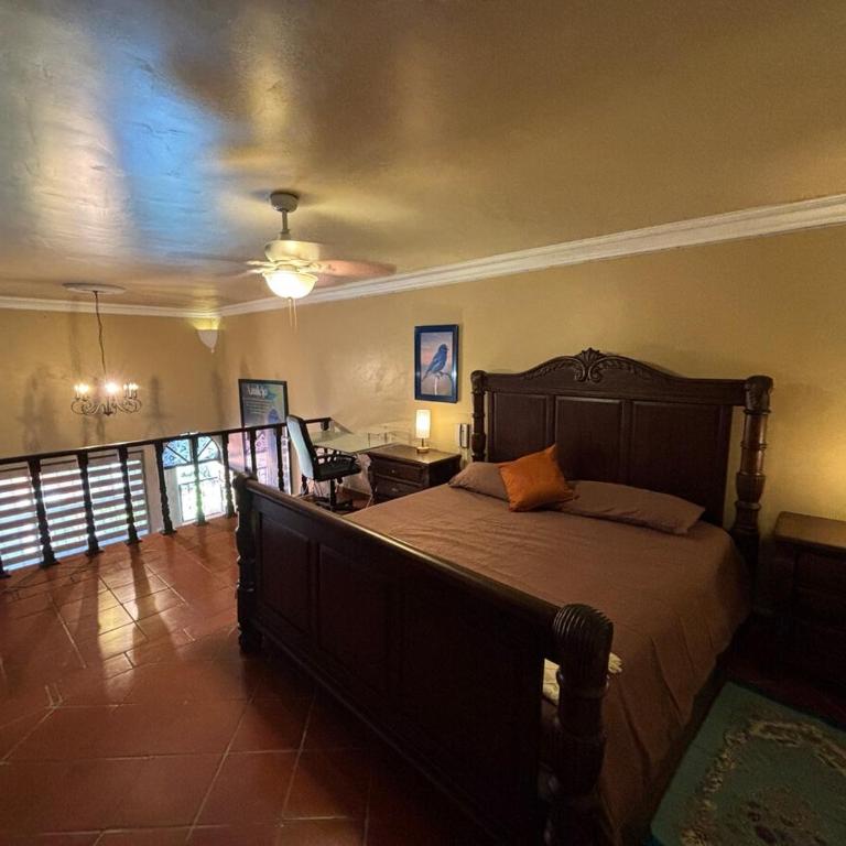 Colonial Mansion - Groups -Pool, Theater, Gym and more - Villa - 85