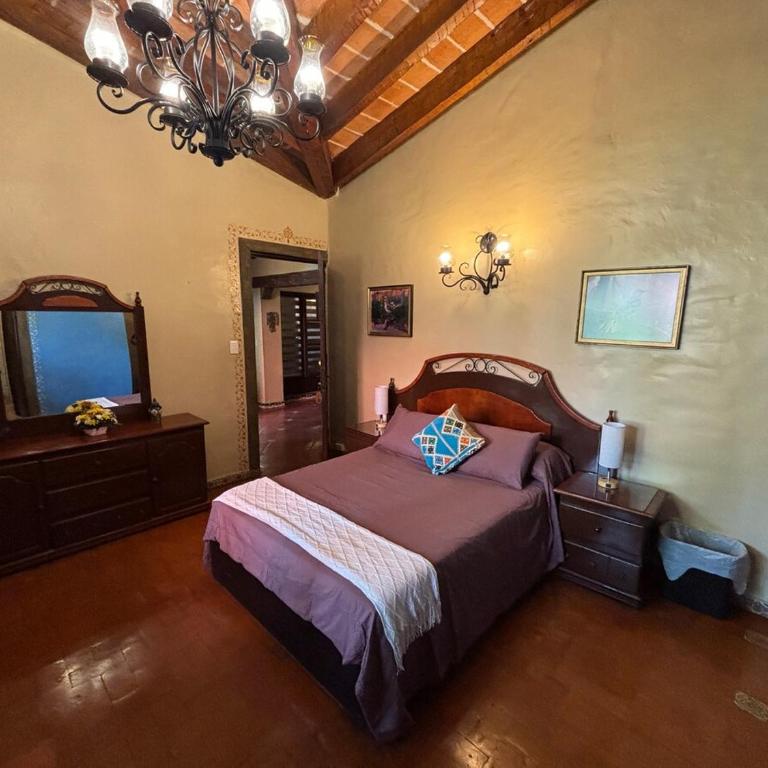 Colonial Mansion - Groups -Pool, Theater, Gym and more - Villa - 98