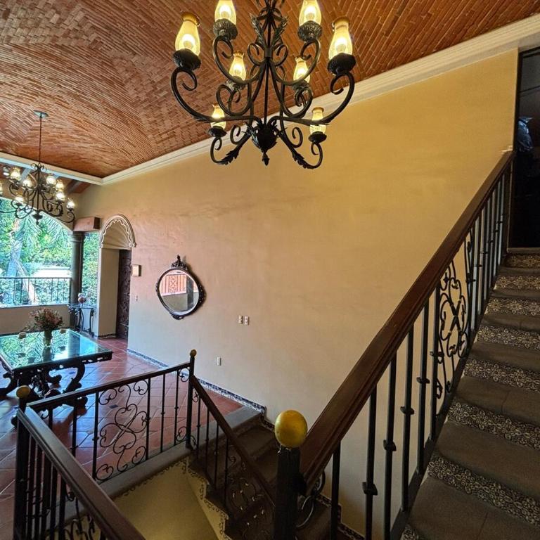 Colonial Mansion - Groups -Pool, Theater, Gym and more - Villa - 99