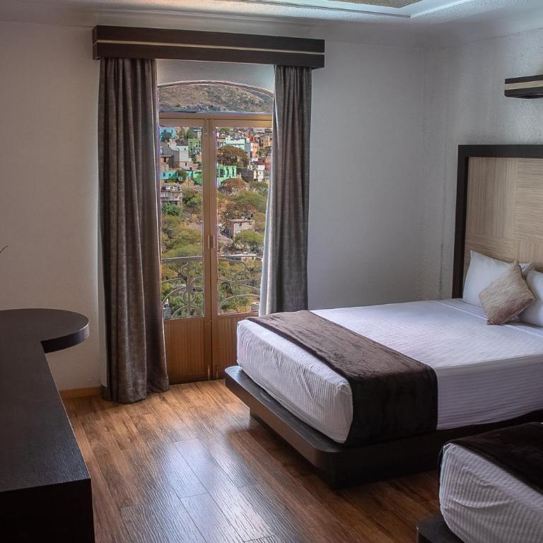 Hotel Paseo de la Presa - Superior Quadruple Room - 3
