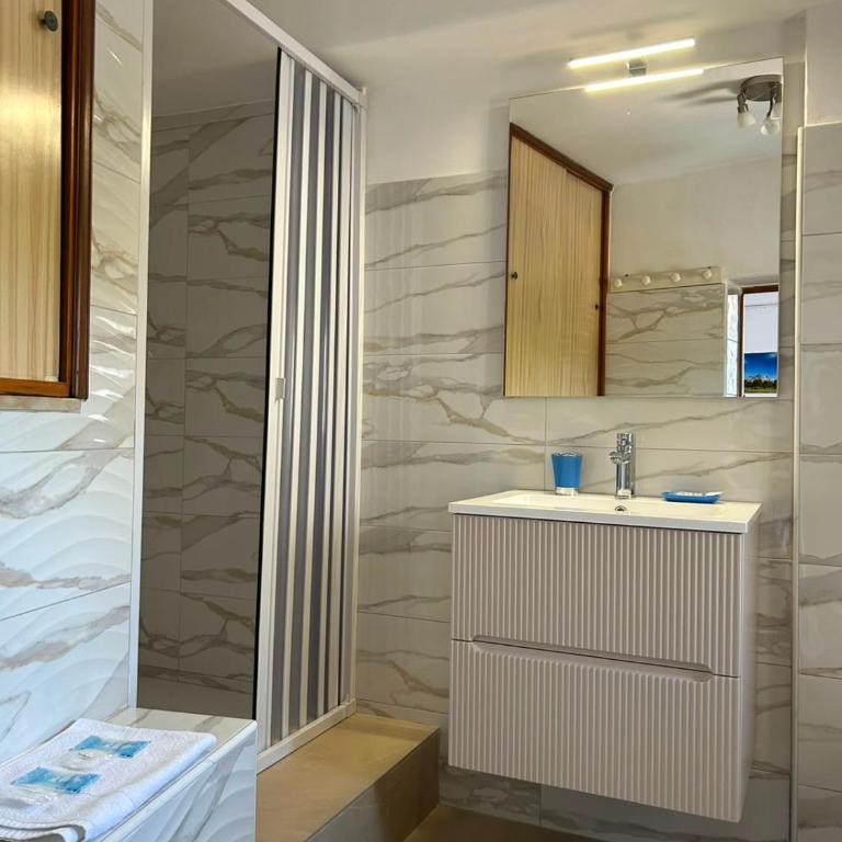 stanza zaffiro azzurro - Quadruple Room with Balcony - 2