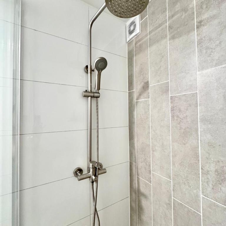 Santa Ana Premium - Cowork, Balcón al Atardecer y Metro - One-Bedroom Apartment - 14