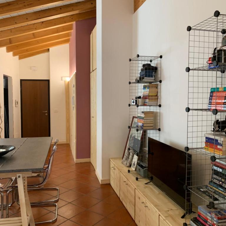 Appartamento Via Segantini Civico 40 - Appartamento con 2 Camere da Letto - 48