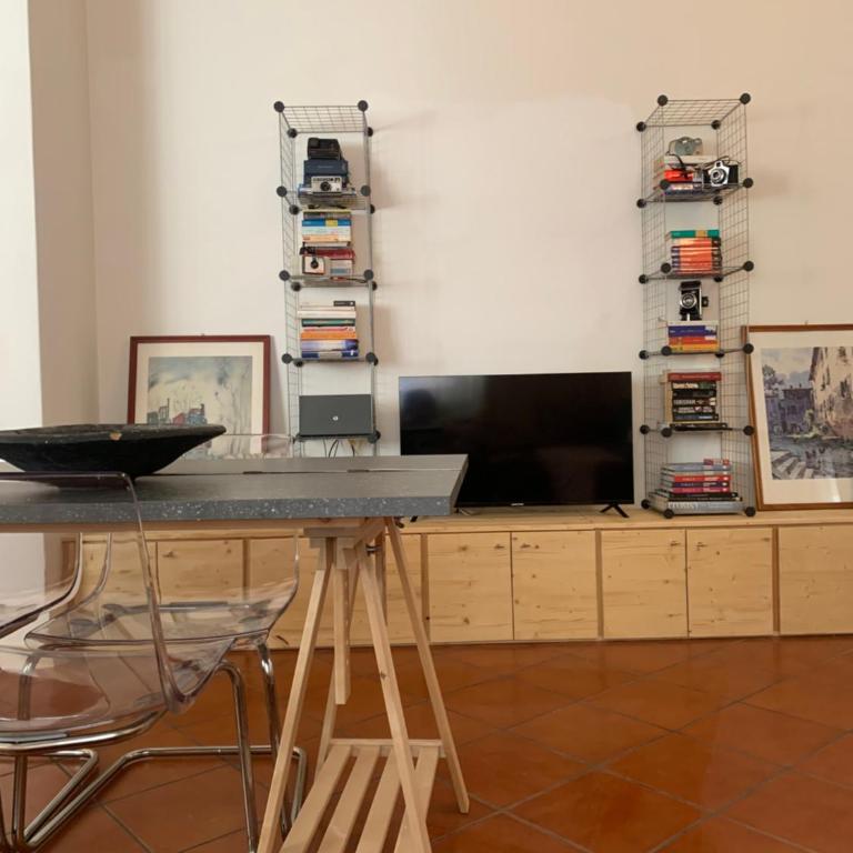 Appartamento Via Segantini Civico 40 - Appartamento con 2 Camere da Letto - 67