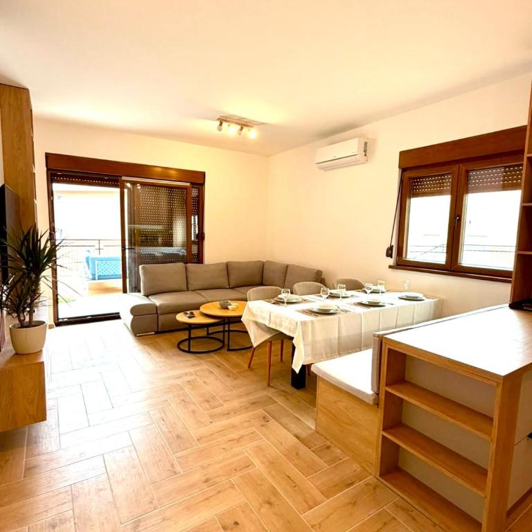 Azure Terrace Residence in Tivat with Sea View - Deluxe Double Room - 10