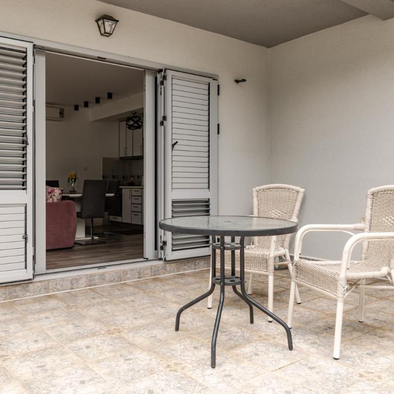 Bjelica Apartments Kotor - Luksuzni Apartman s 1 Spavaćom Sobom, Terasom i Pogledom na More - 7