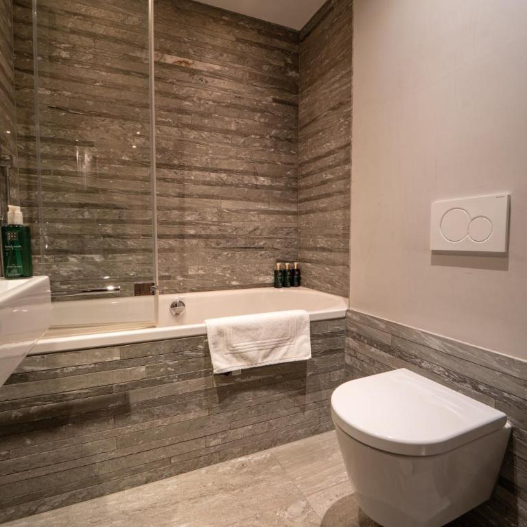 Private luxury 4 bedroom apartment in Flims Waldhaus - Luxuriöse Ferienwohnung mit 4 Schlafzimmern - 12