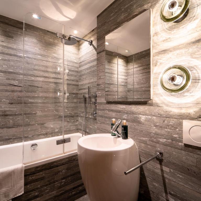Private luxury 4 bedroom apartment in Flims Waldhaus - Luxuriöse Ferienwohnung mit 4 Schlafzimmern - 16