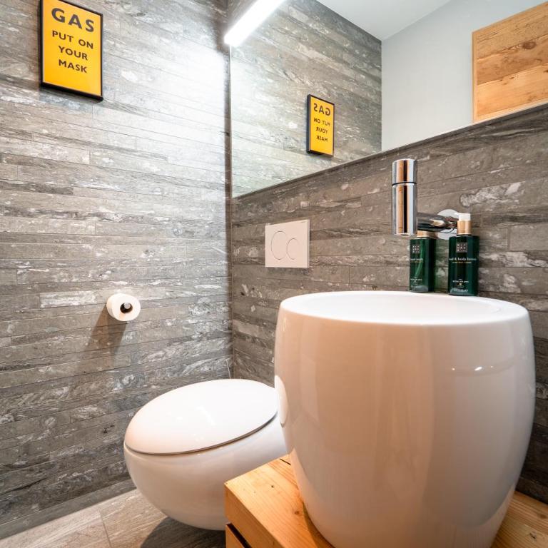 Private luxury 4 bedroom apartment in Flims Waldhaus - Luxuriöse Ferienwohnung mit 4 Schlafzimmern - 17