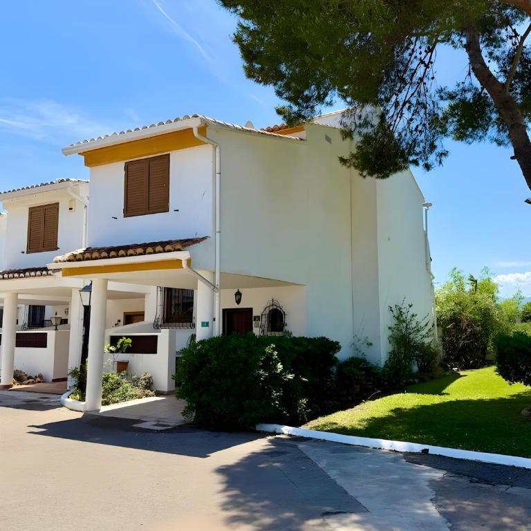 Casa Adosada Villa Rivera - Three-Bedroom House - 1