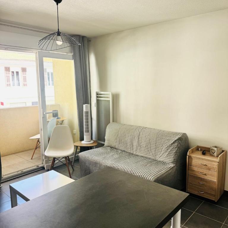 Charmant et spacieux Studio à 10 minutes du centre de Nice et 5 min de l'entrée d'autoroute Accès faciles et dans quartier calme - Appartement 1 Chambre - 2