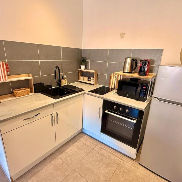 Renovated one-bedroom apartment Very convenient Train station and shops - Appartamento con 1 Camera da Letto - 4
