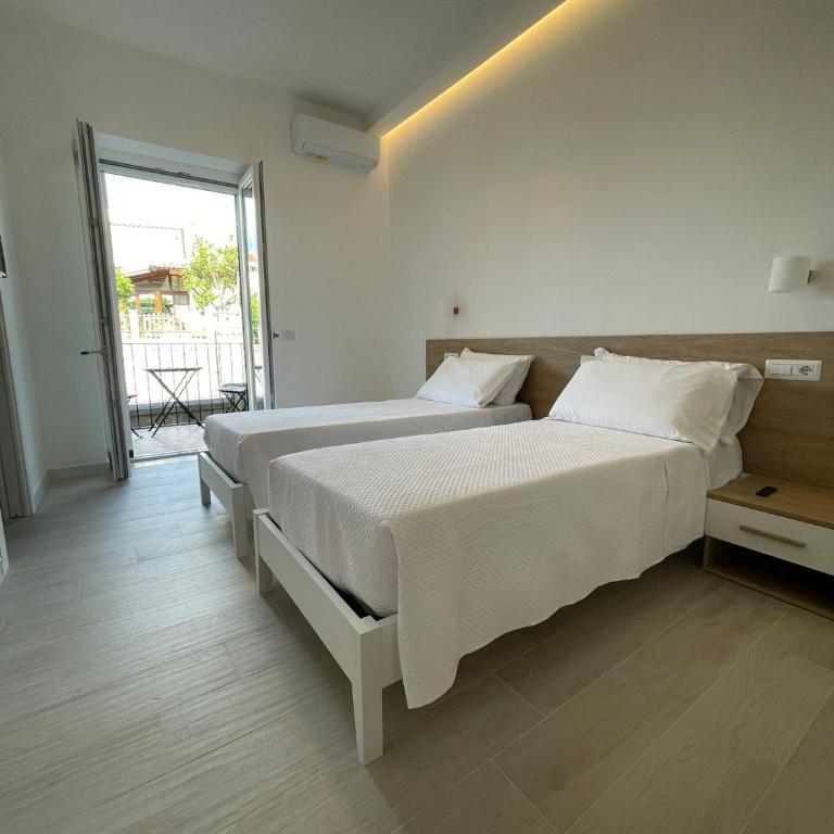 Sorrento cozy stay - Camera Deluxe Matrimoniale/Doppia con Letti Singoli con Balcone - 5