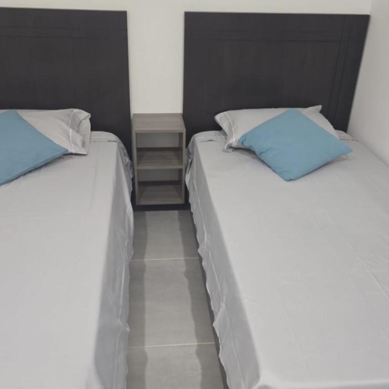 Espectacular casa, piscina privada- Ricaurte - Two-Bedroom House - 20