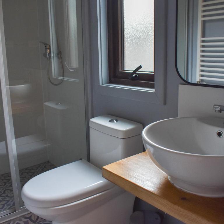 Casa Curacautin hostel - Triple Room with Private Bathroom - 2