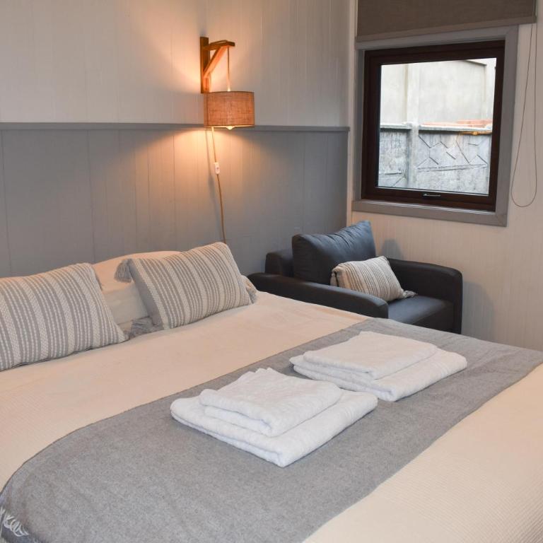 Casa Curacautin hostel - Double Room with Private Bathroom - 4