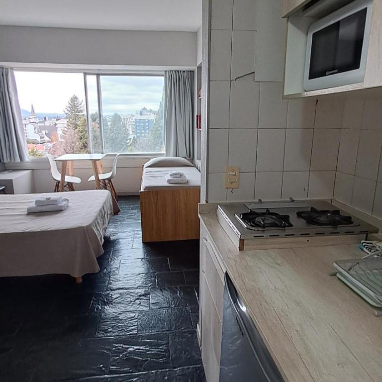 Center Vistas - Apartment with Lake View - 4