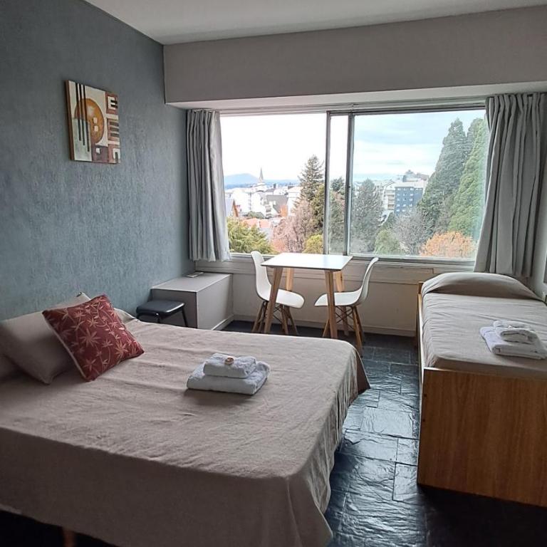 Center Vistas - Apartment with Lake View - 10