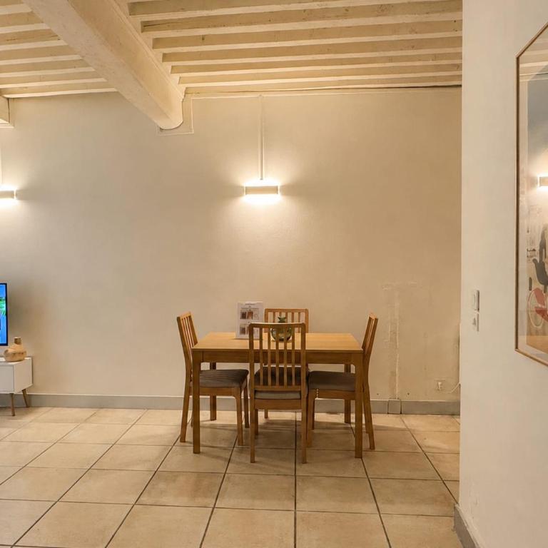 Bright Nîmes Center Flat with Terrace - Appartamento - 3