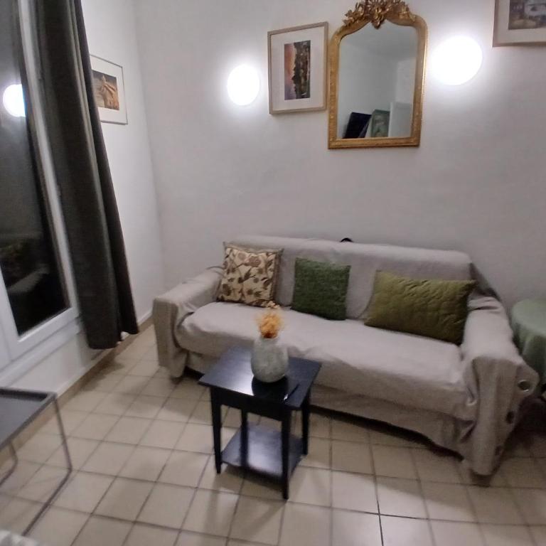Gorgeous appartement,gare Montparnasse 1 minute,5 minute Eiffel tour and Louvre meusm ,amusing place - Appartement 1 Chambre - 9